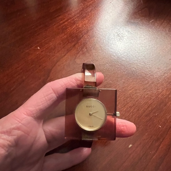 Auth Vintage Gucci Plexi Bangle Watch - Unique Rare Find - Picture 3 of 10